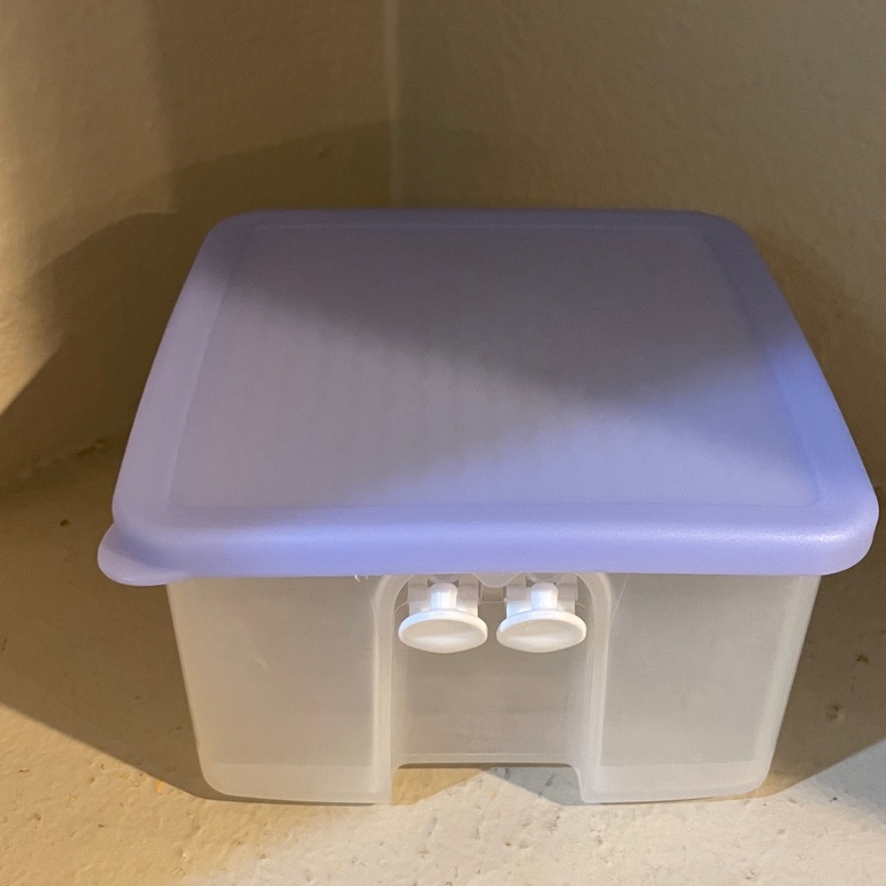 Tupperware Fridgesmart Medium Rectangle Container - Picture 11 of 12